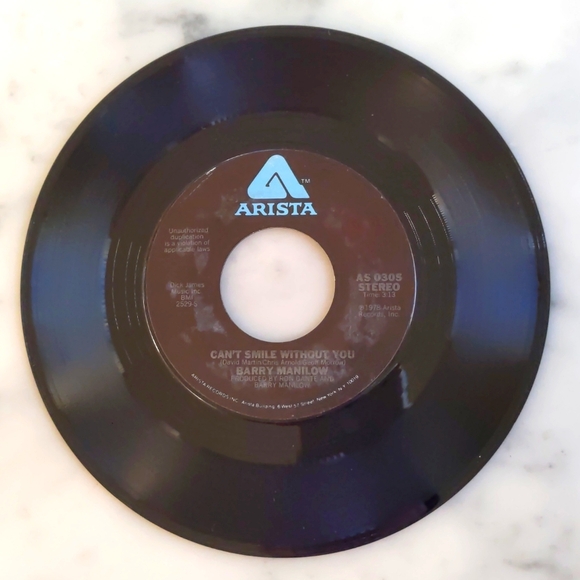 Vintage 1978 Barry Manilow: Can't Smile Without You and Sunrise. - Picture 1 of 2